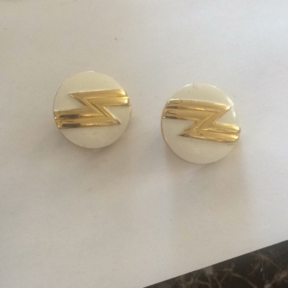 VINTAGE signed monet clip on earrings